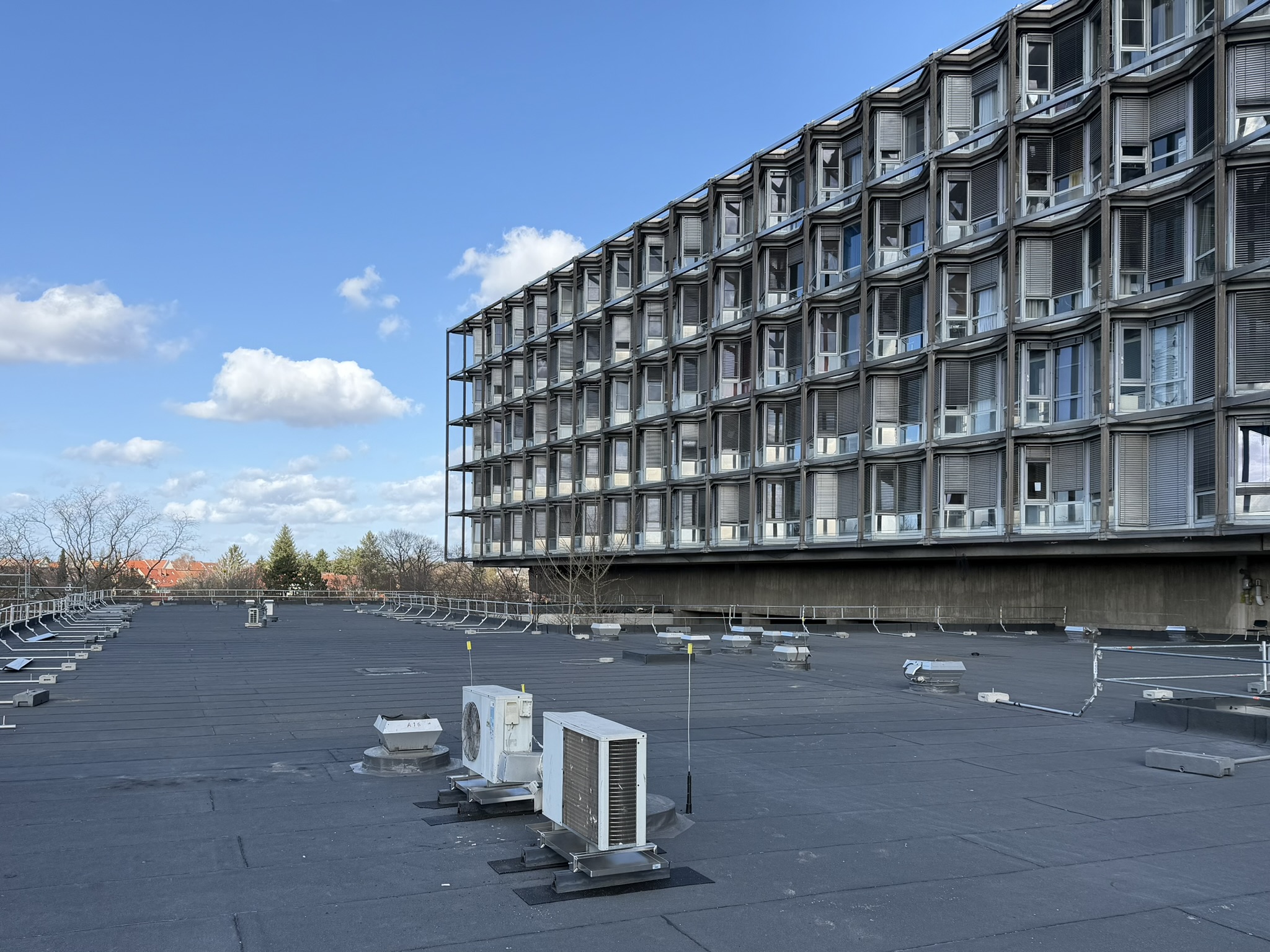 rup25 Dachsanierung Flachdach Krankenhaus Berlin Charite Büro Labs von Helmolt Architekt Berlin Falkensee Kremmen
